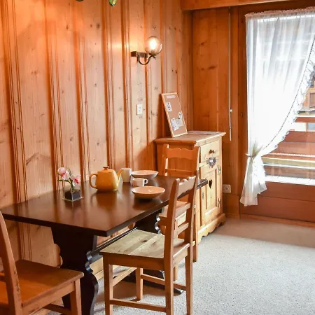 Apartment Square Poste 341